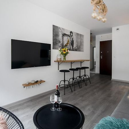 Unique Apt Eve - Free Garage 克拉科夫 外观 照片