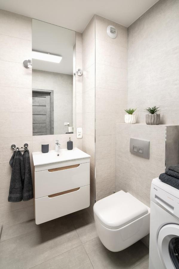 Unique Apt Eve - Free Garage 克拉科夫 外观 照片